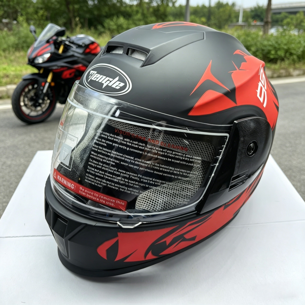 หมวกกันน็อคมอเตอร์ไซค์แบบเต็มห - Dual Visor Motorcycle Racing Helmet บทวิจารณ์และราคา