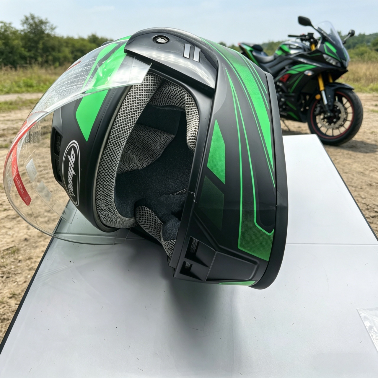 หมวกกันน็อคมอเตอร์ไซค์แบบเต็มห - Dual Visor Motorcycle Racing Helmet บทวิจารณ์และราคา